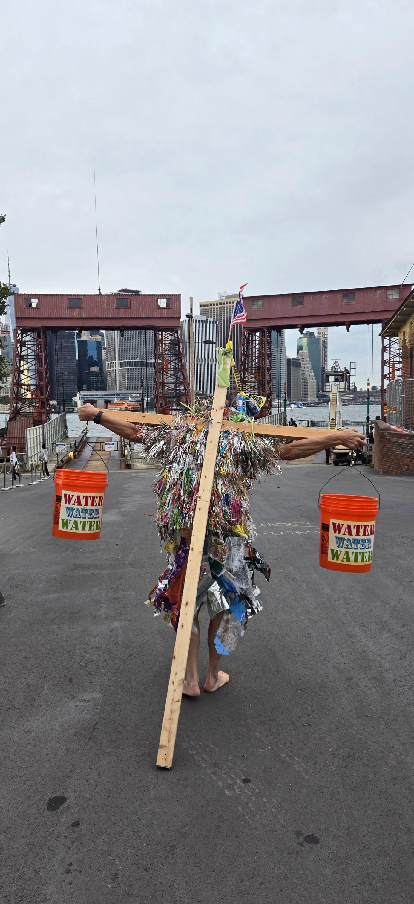 090LWIv6Qyik-LINE_ALBUM_9252026-Carry-water-Governor-Island_260926_36
