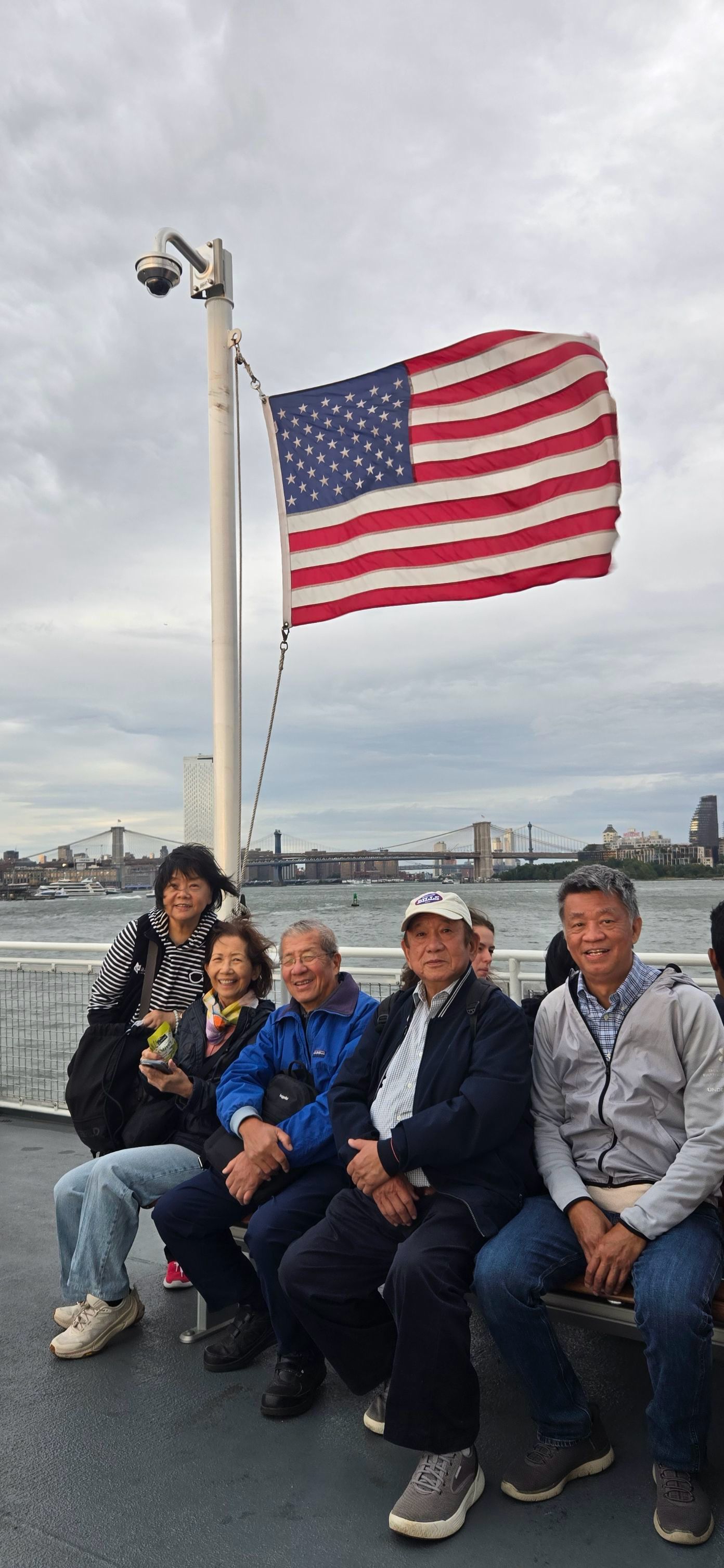 3mzHKJRU4z7c-LINE_ALBUM_9252026-Carry-water-Governor-Island_260926_57